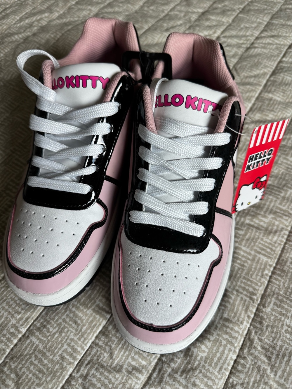 NWT Sanrio Hello Kitty Women’s Pink & White Lace-Up Sneakers- Size 9